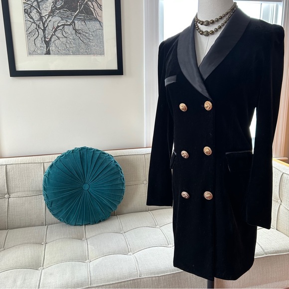 Black Velvet Blazer Dress - Picture 2 of 4